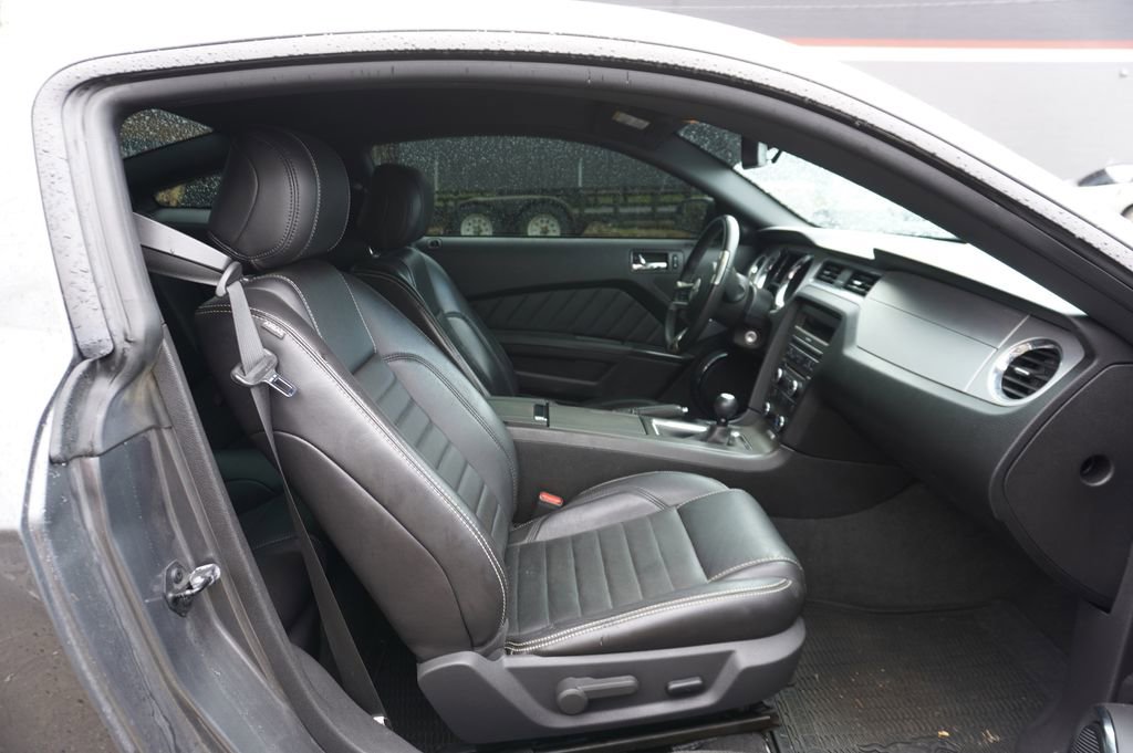 Used 2013 Ford Mustang GT Premium w/ Security Pkg image 6