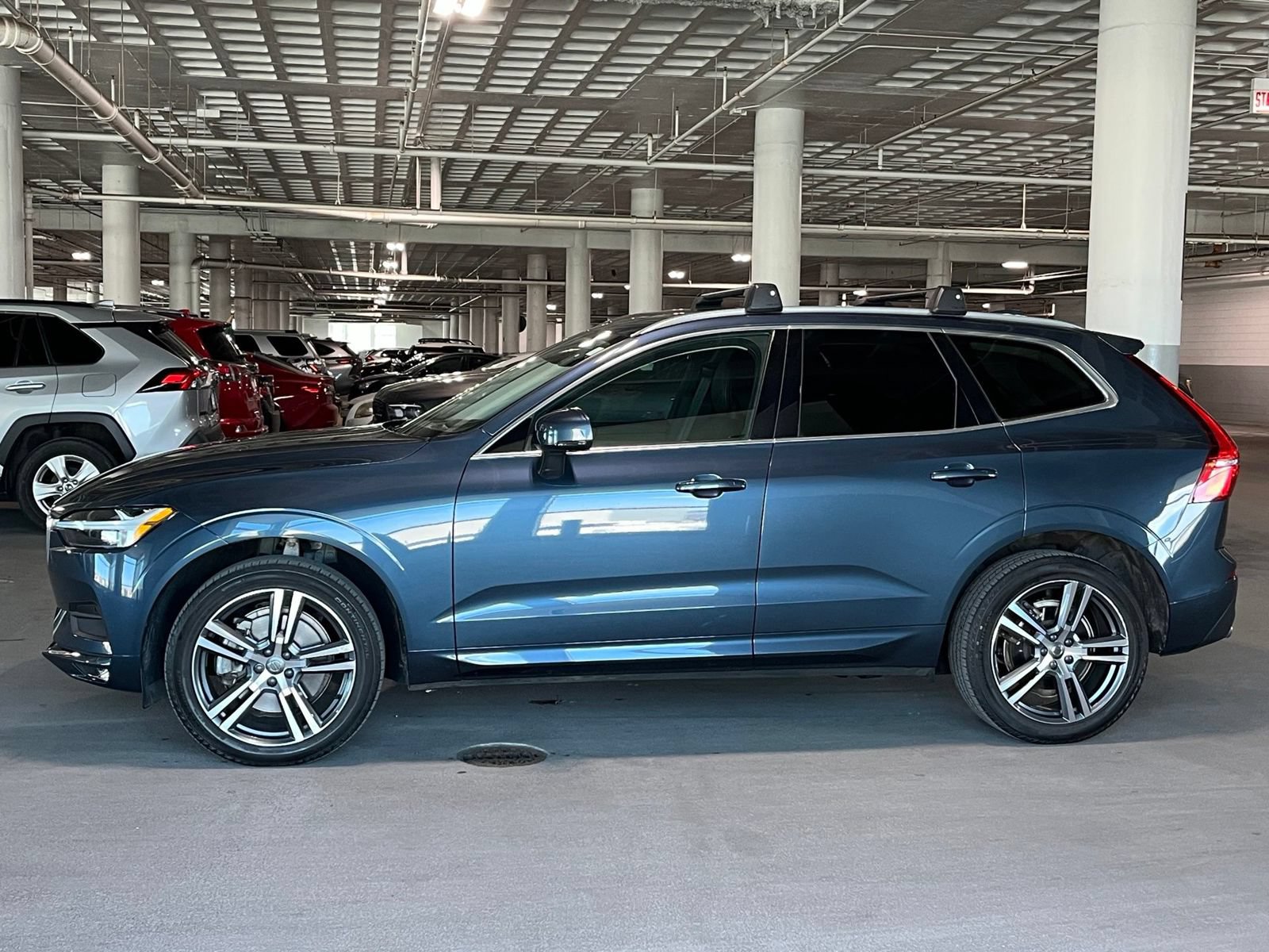 Used 2021 Volvo XC60 T6 Momentum w/ Premium Package AWD/4WD image 7