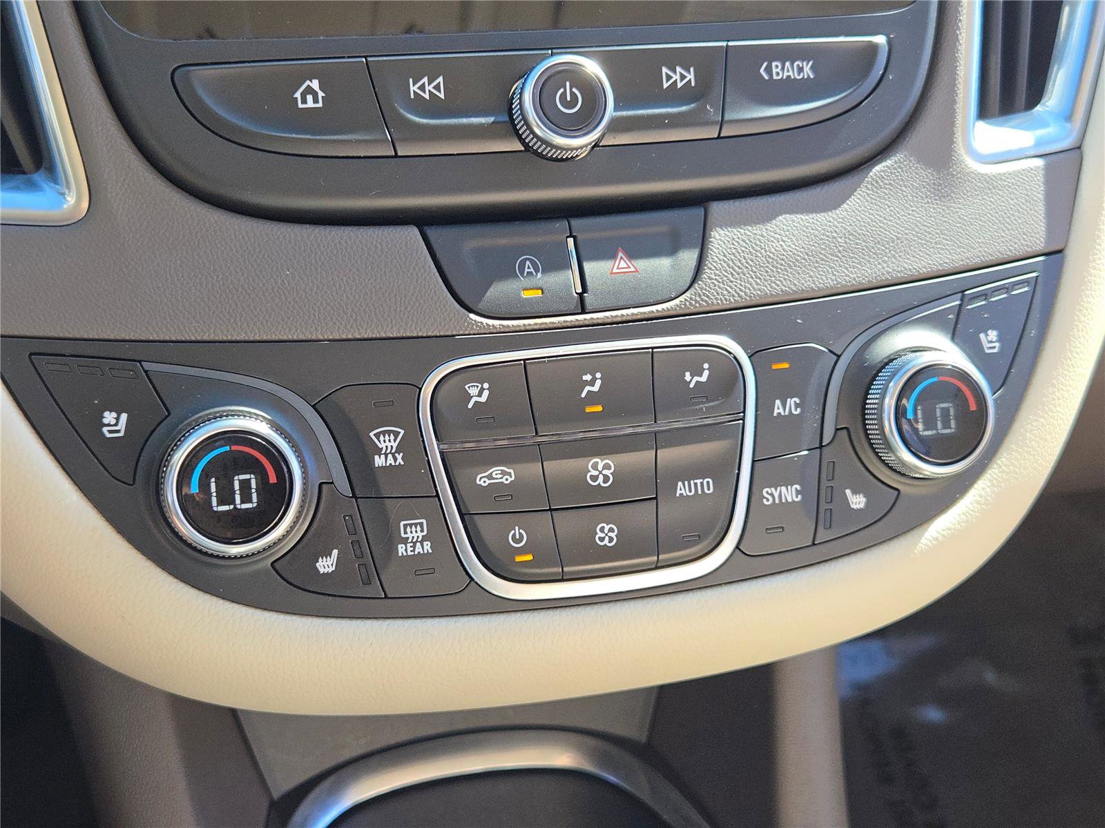 Used 2024 Chevrolet Malibu LT image 30