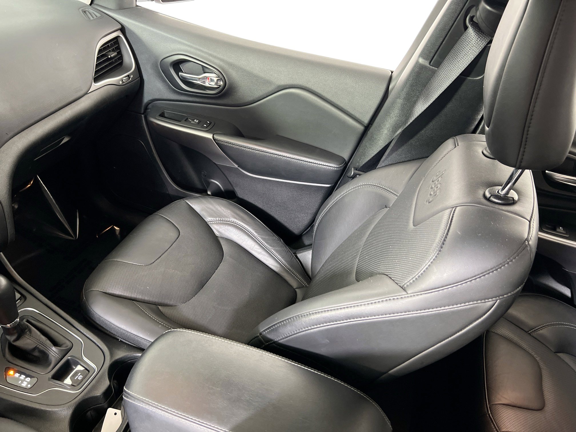 Used 2021 Jeep Cherokee Latitude Lux w/ Comfort/Convenience Group image 22