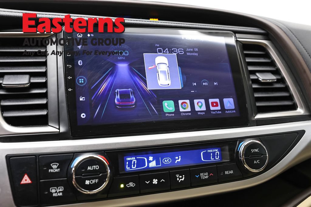 Used 2018 Toyota Highlander Plus AWD/4WD image 18
