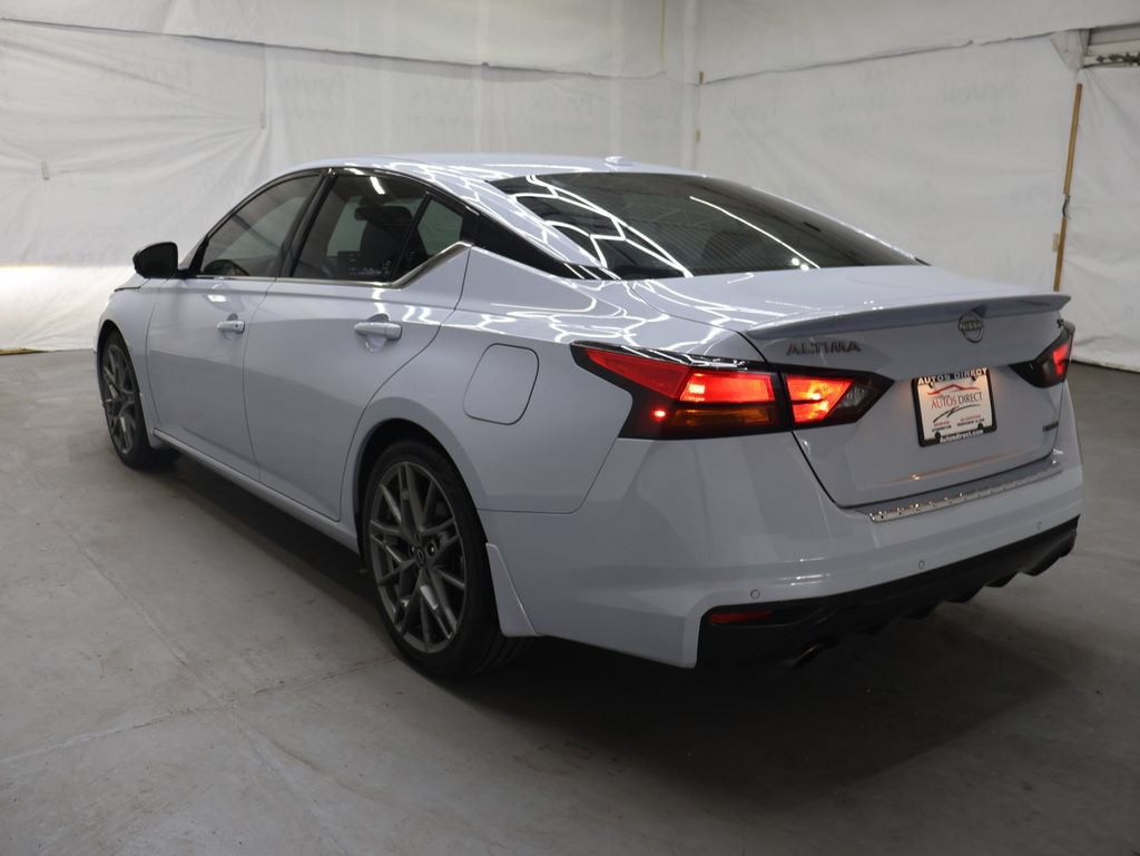Used 2023 Nissan Altima 2.0 SR FWD image 5