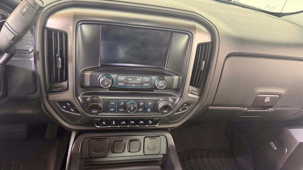 Used 2018 Chevrolet Silverado 1500 LTZ Z71 w/ LTZ Plus Package AWD/4WD image 23