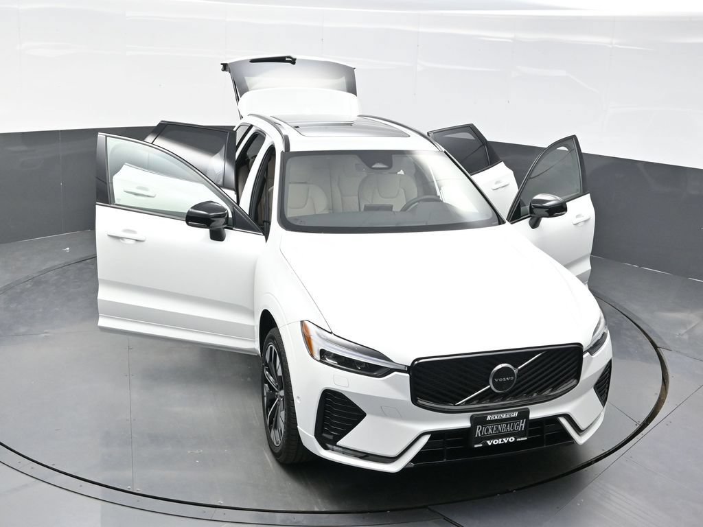 New 2026 Volvo XC60 B5 Plus w/ Protection Package Premier AWD/4WD image 39