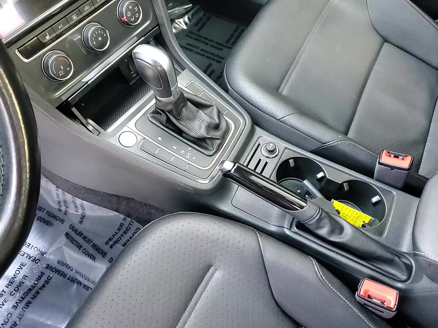 Used 2018 Volkswagen Golf S image 18