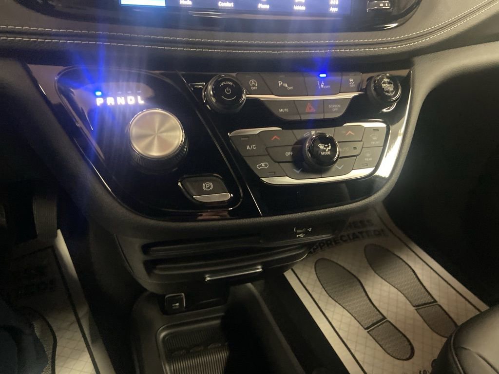 New 2026 Chrysler Pacifica Select image 28