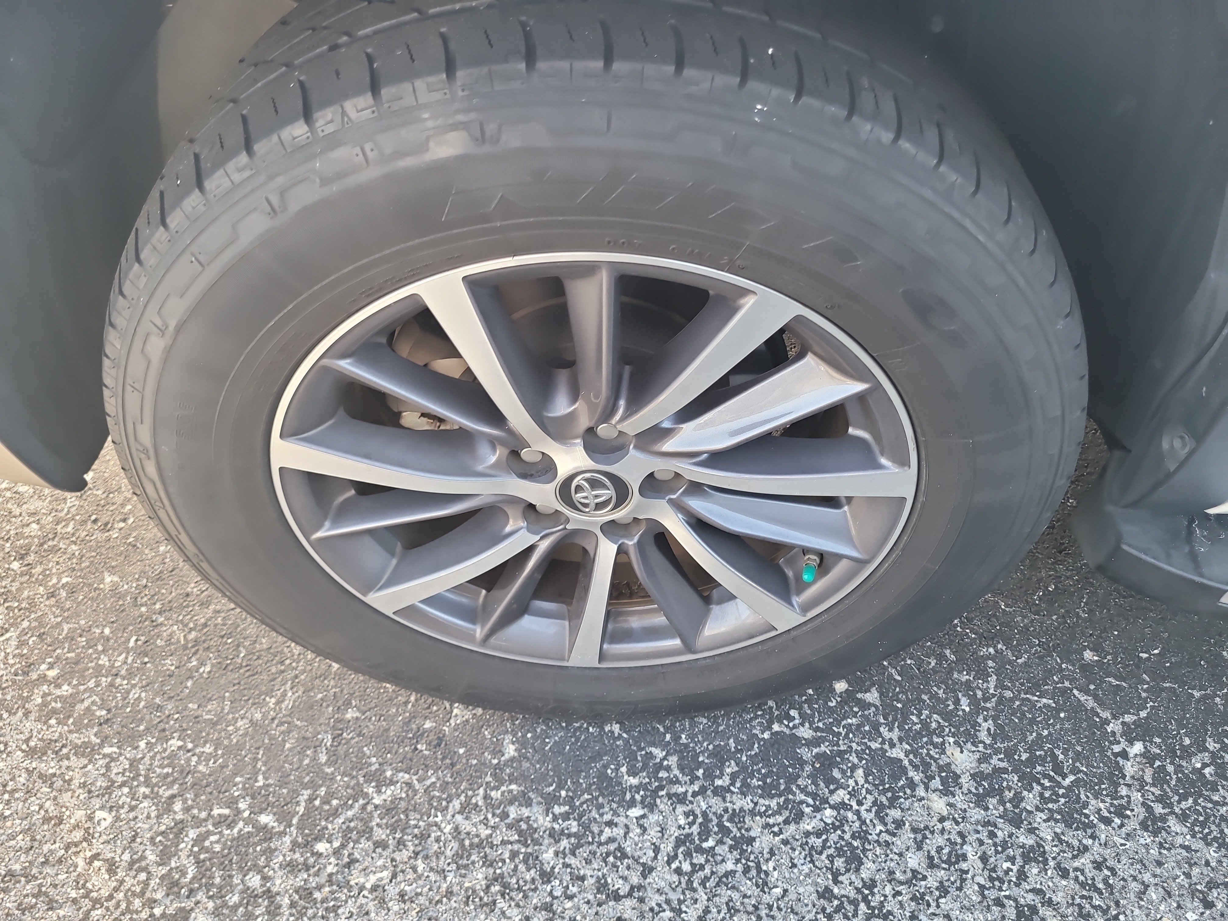 Used 2018 Toyota Highlander XLE FWD image 8