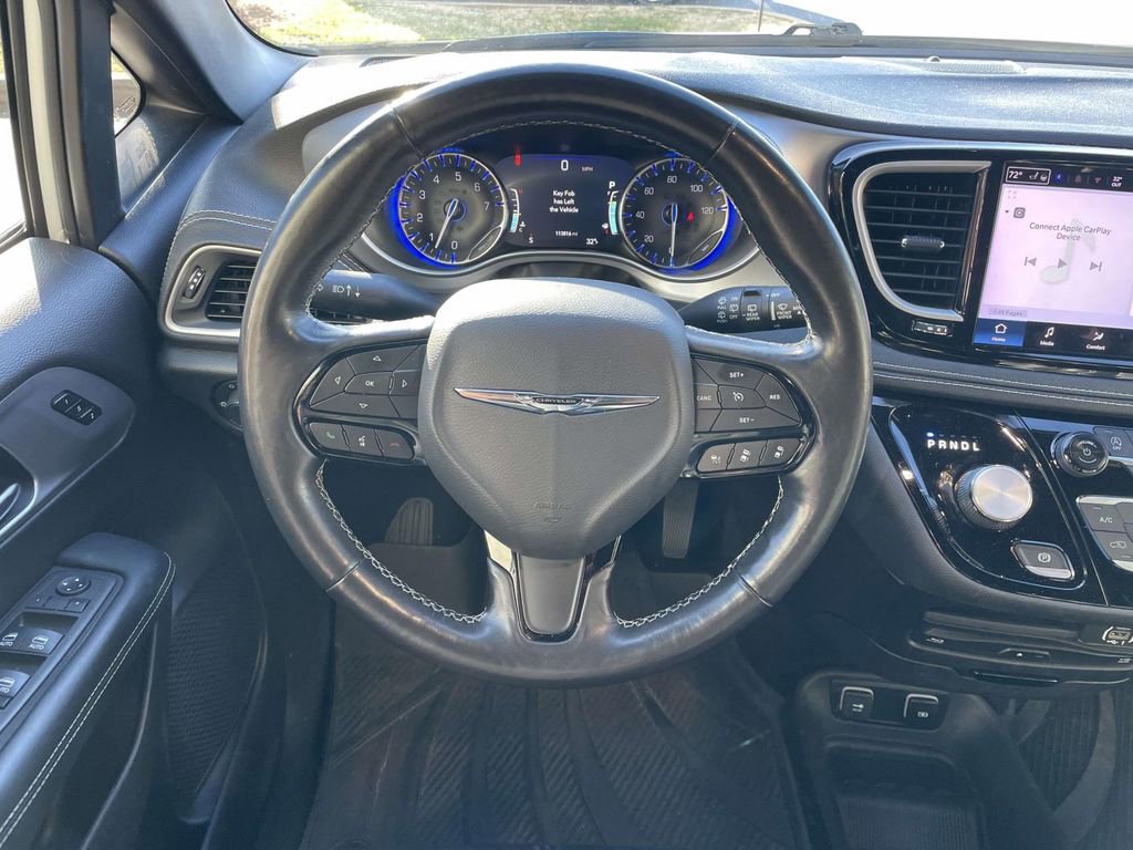 Used 2021 Chrysler Pacifica Touring-L w/ Uconnect Theater Family Group image 24