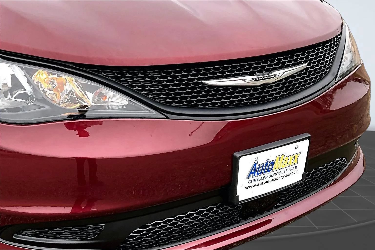Used 2021 Chrysler Voyager L FWD image 30