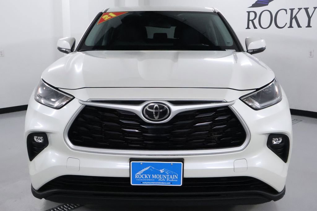Used 2021 Toyota Highlander LE video 2
