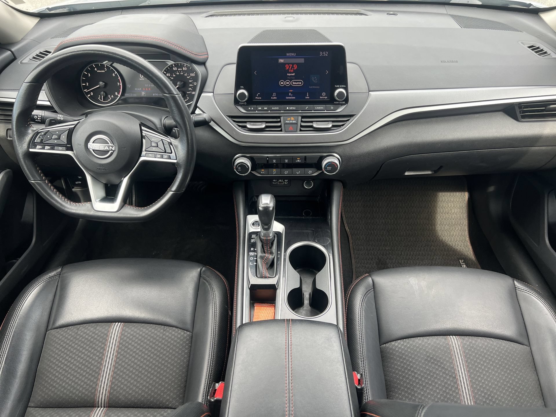 Used 2024 Nissan Altima 2.5 SR FWD image 2