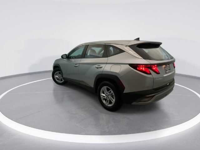 Certified 2026 Hyundai Tucson SE FWD image 2