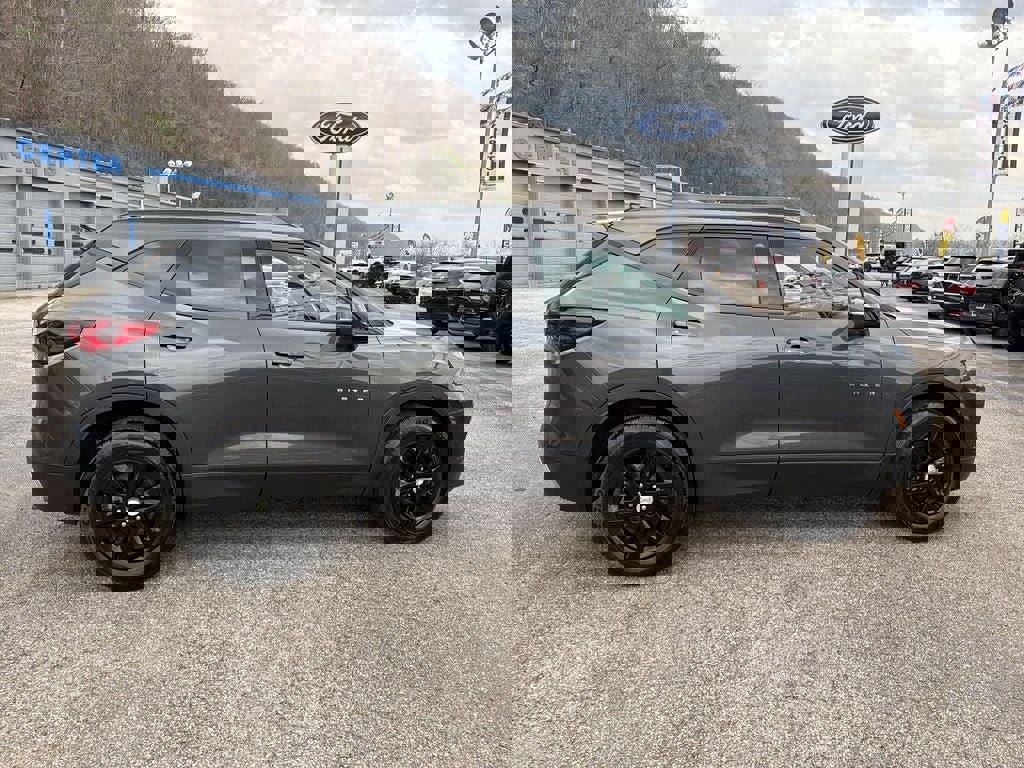 Used 2022 Chevrolet Blazer LT image 3