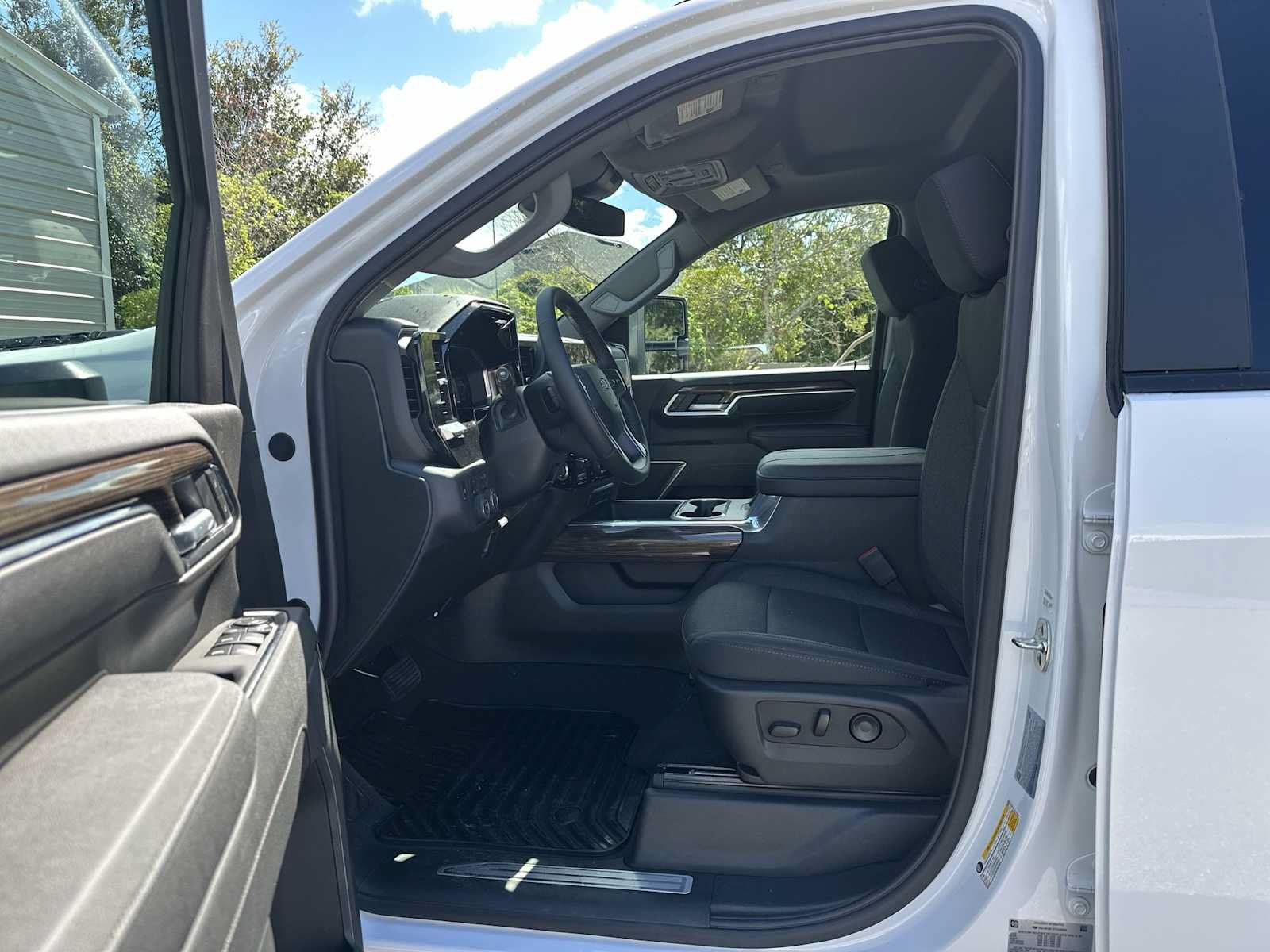 New 2026 Chevrolet Silverado 2500 LT w/ Trail Boss Package AWD/4WD image 2