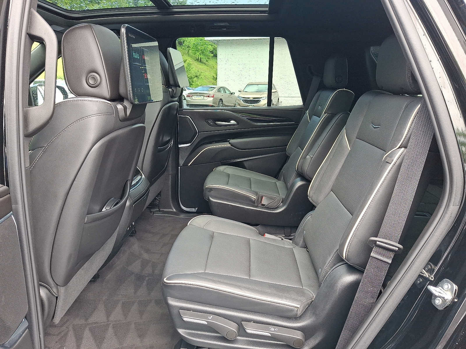 Used 2023 Cadillac Escalade Sport AWD/4WD image 11