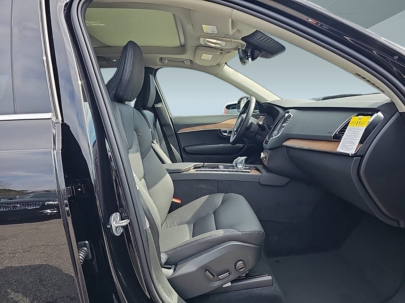 New 2024 Volvo XC90 T8 Plus w/ Protection Package Premier image 43