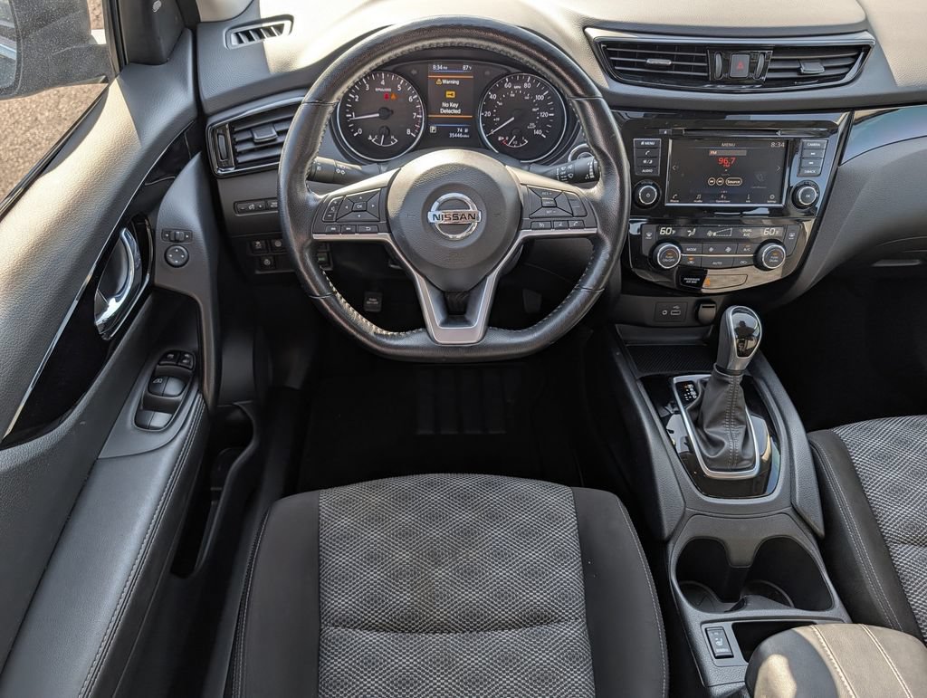 Used 2022 Nissan Rogue Sport SV FWD image 13