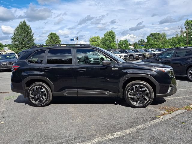 Used 2025 Subaru Forester Limited AWD/4WD image 10