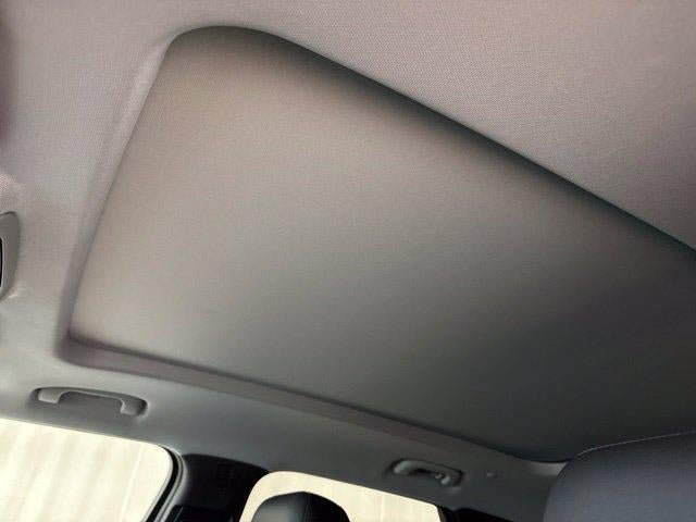 Used 2022 Chevrolet Blazer LT w/ Sound & Technology Package FWD image 22