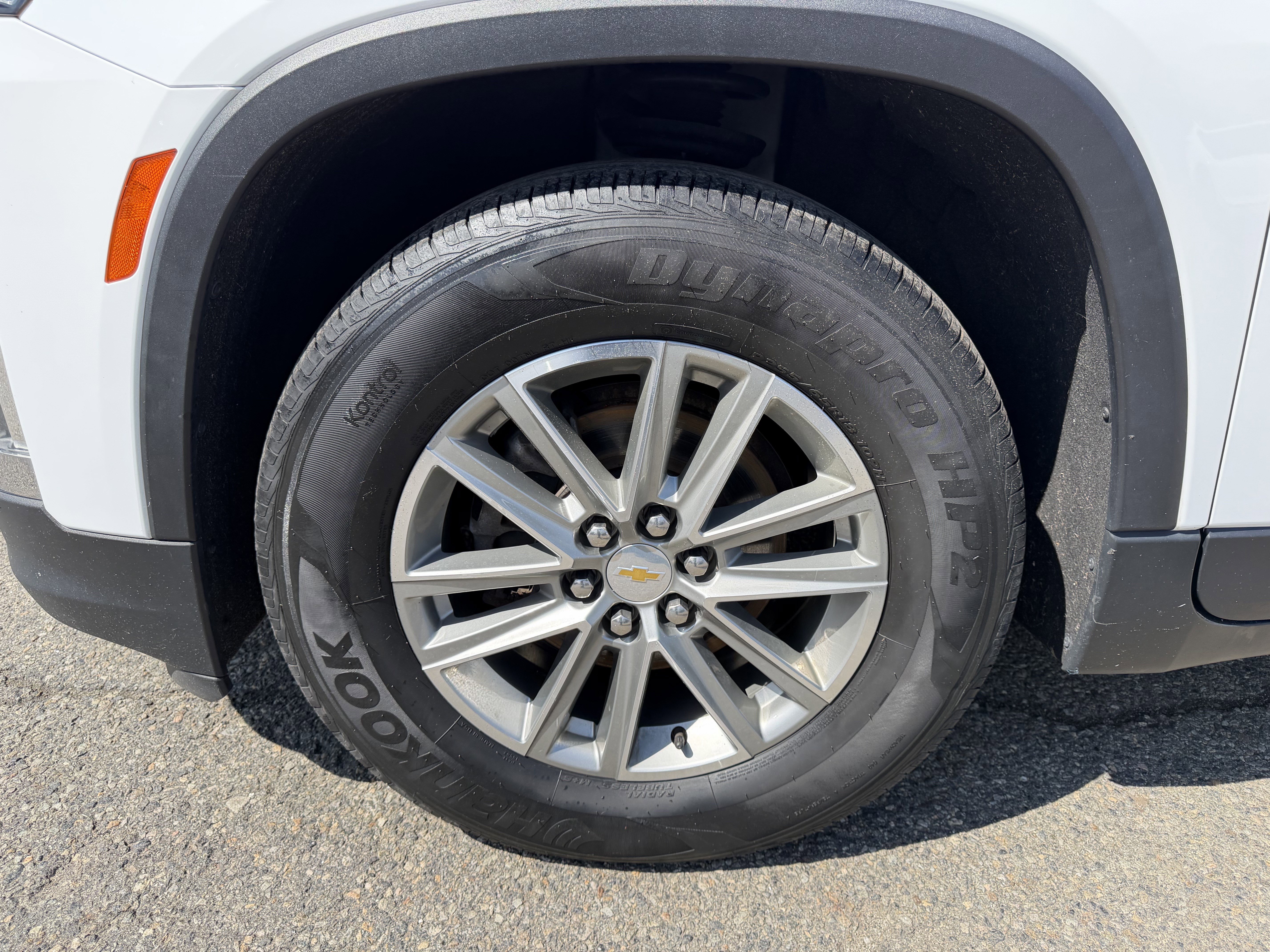 Used 2023 Chevrolet Traverse LT w/ LPO, Floor Liner Package AWD/4WD image 8