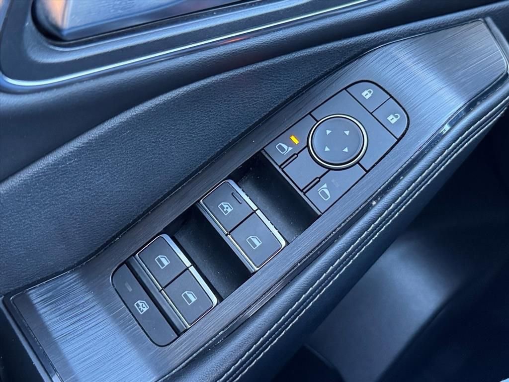 Used 2021 Nissan Rogue Platinum image 17