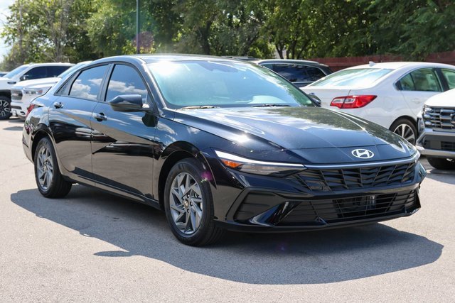 New 2025 Hyundai Elantra Blue image 1
