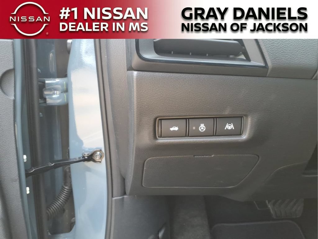 New 2026 Nissan Sentra SR w/ SR Premium Package FWD image 12