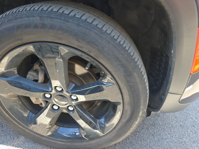 Used 2024 Jeep Grand Cherokee Altitude AWD/4WD image 4
