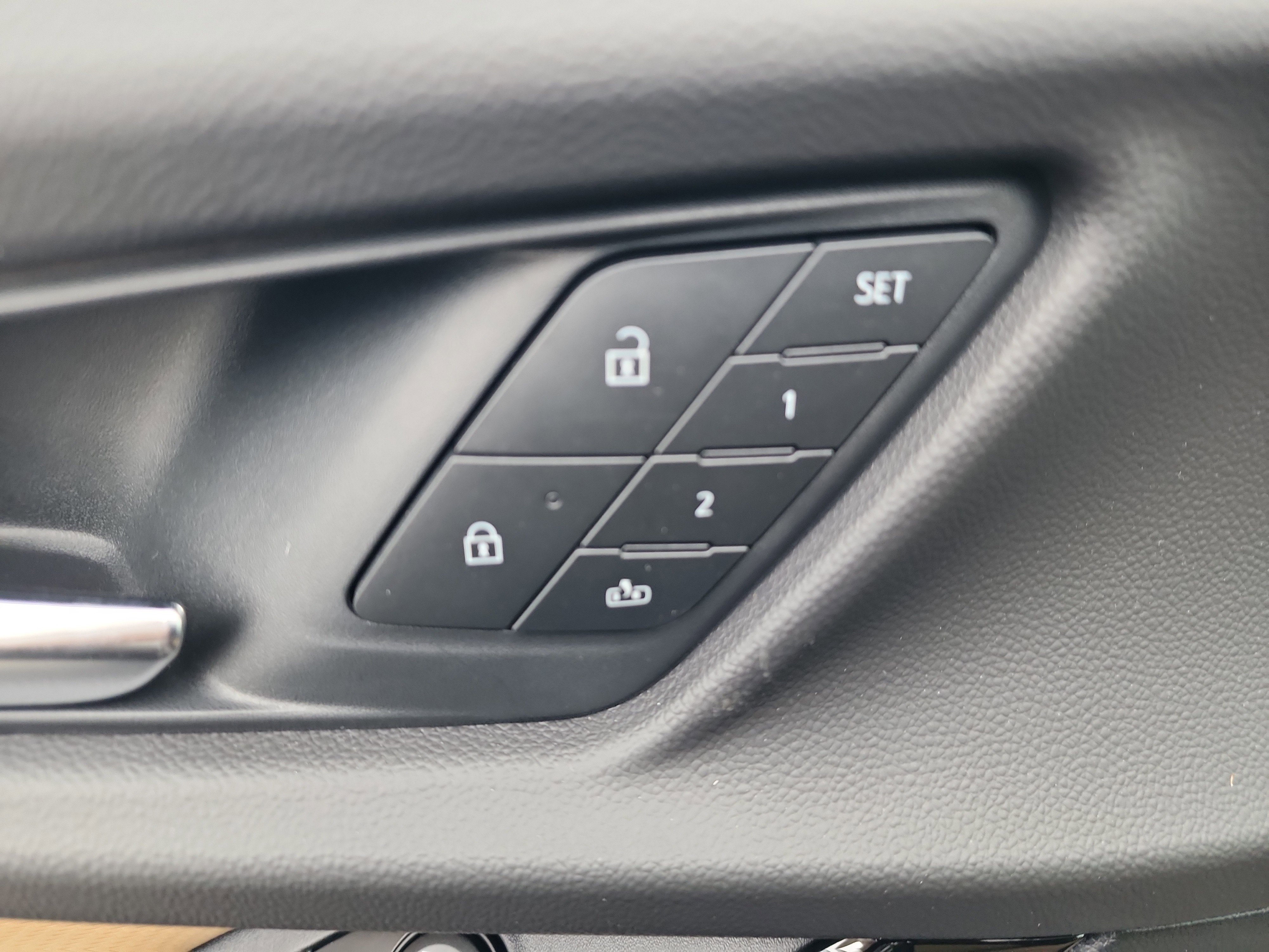 New 2026 Chevrolet Equinox ACTIV w/ Convenience Package III image 14