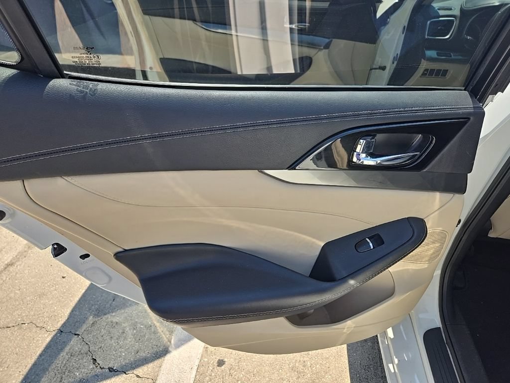 Used 2023 Nissan Maxima SV w/ Floor Mat Group FWD image 7