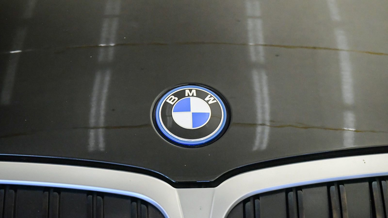 Certified 2023 BMW 330e 330e iPerformance w/ Premium Package image 8