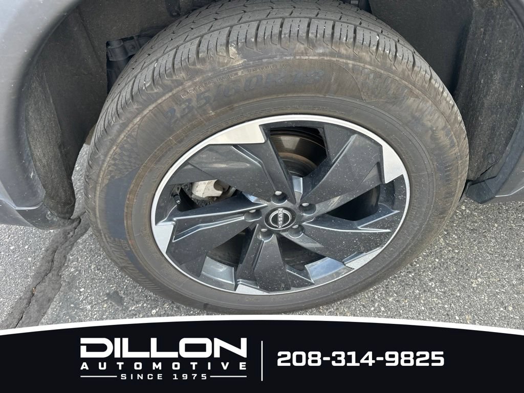 Used 2025 Nissan Rogue SV AWD/4WD image 19