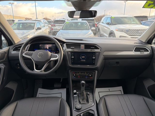Used 2023 Volkswagen Tiguan SE image 14