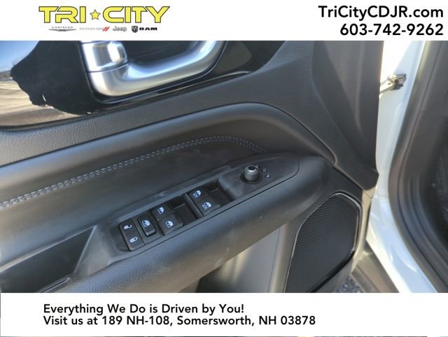 New 2026 Jeep Compass Limited image 11