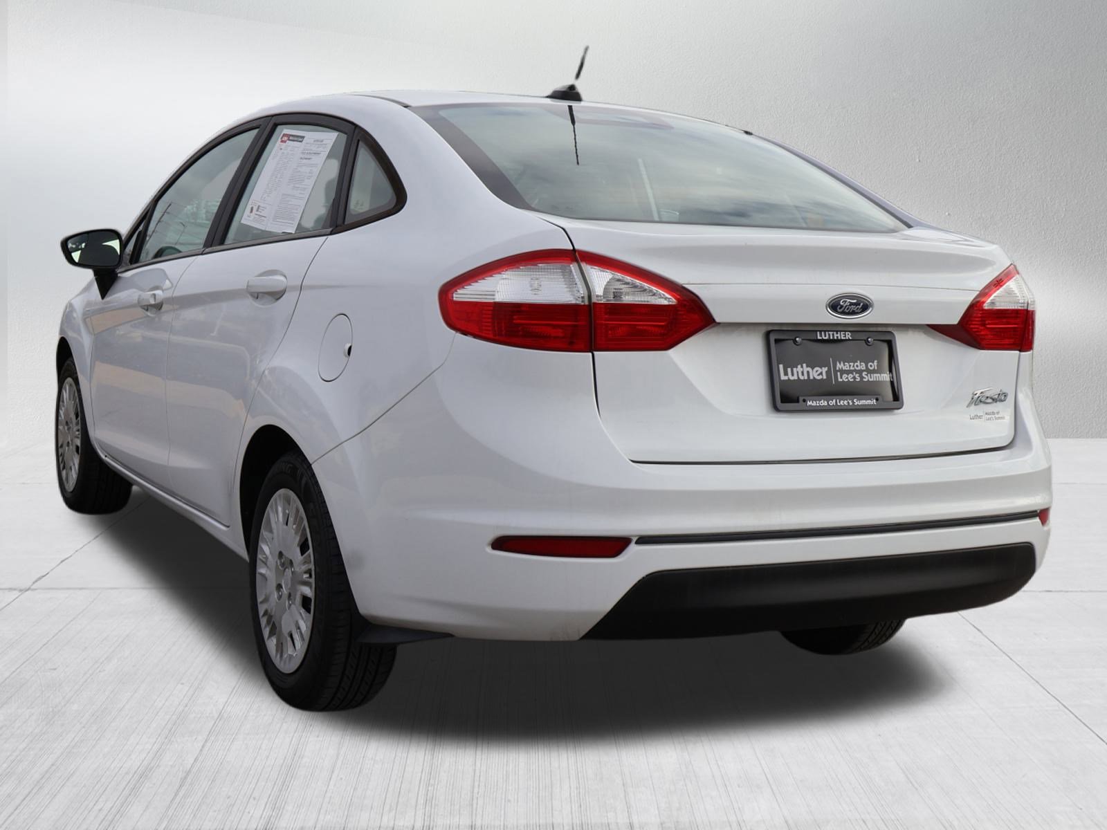 Used 2017 Ford Fiesta S image 4