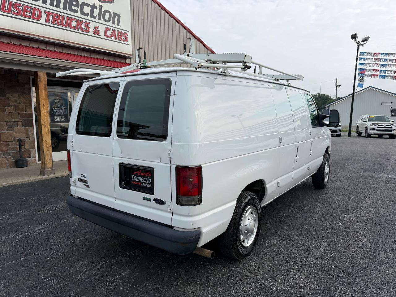 Used 2014 Ford E-150 and Econoline 150 RWD image 4