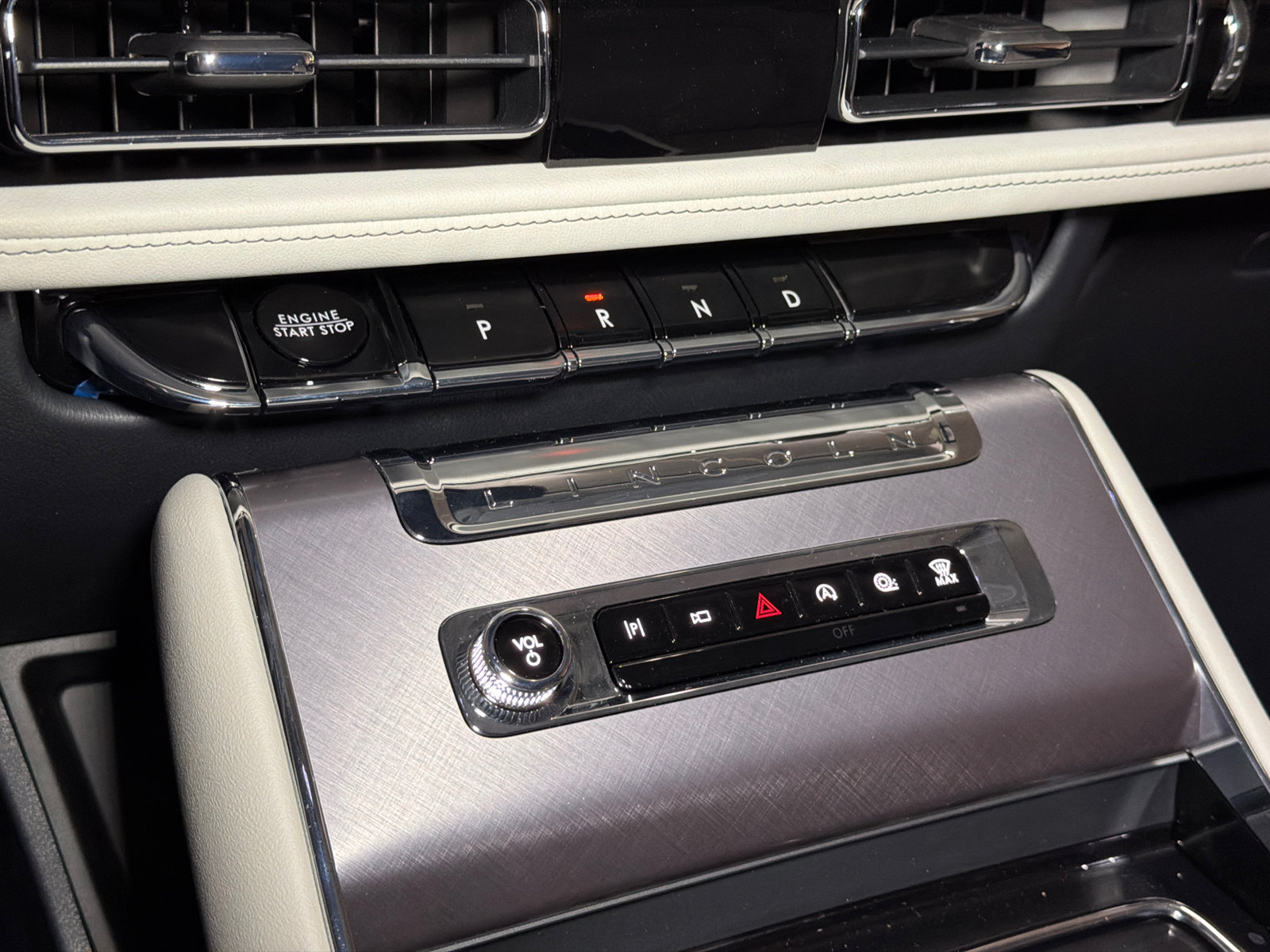New 2027 Lincoln Aviator AWD image 31