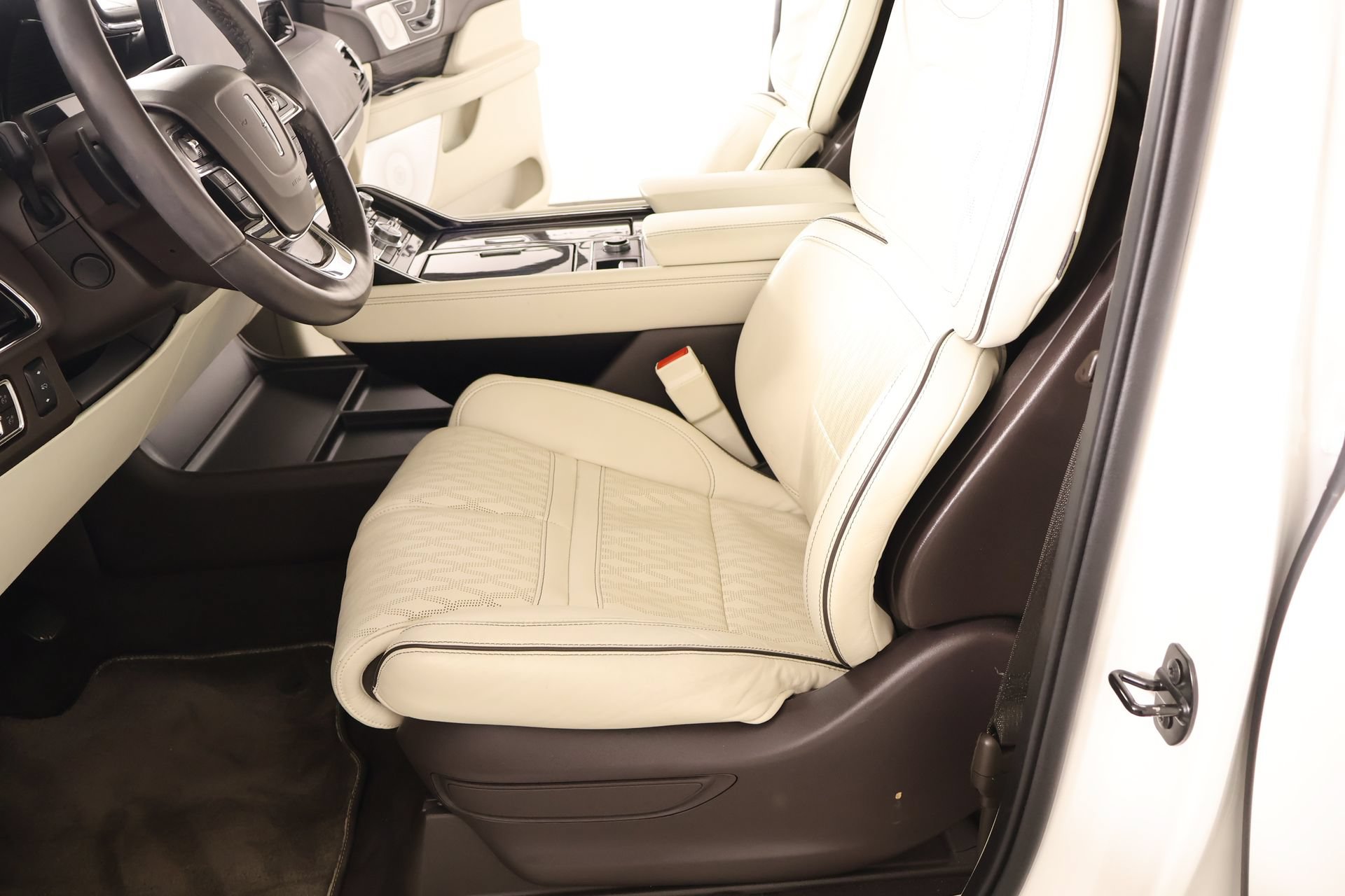 Used 2024 Lincoln Navigator Black Label AWD/4WD image 12
