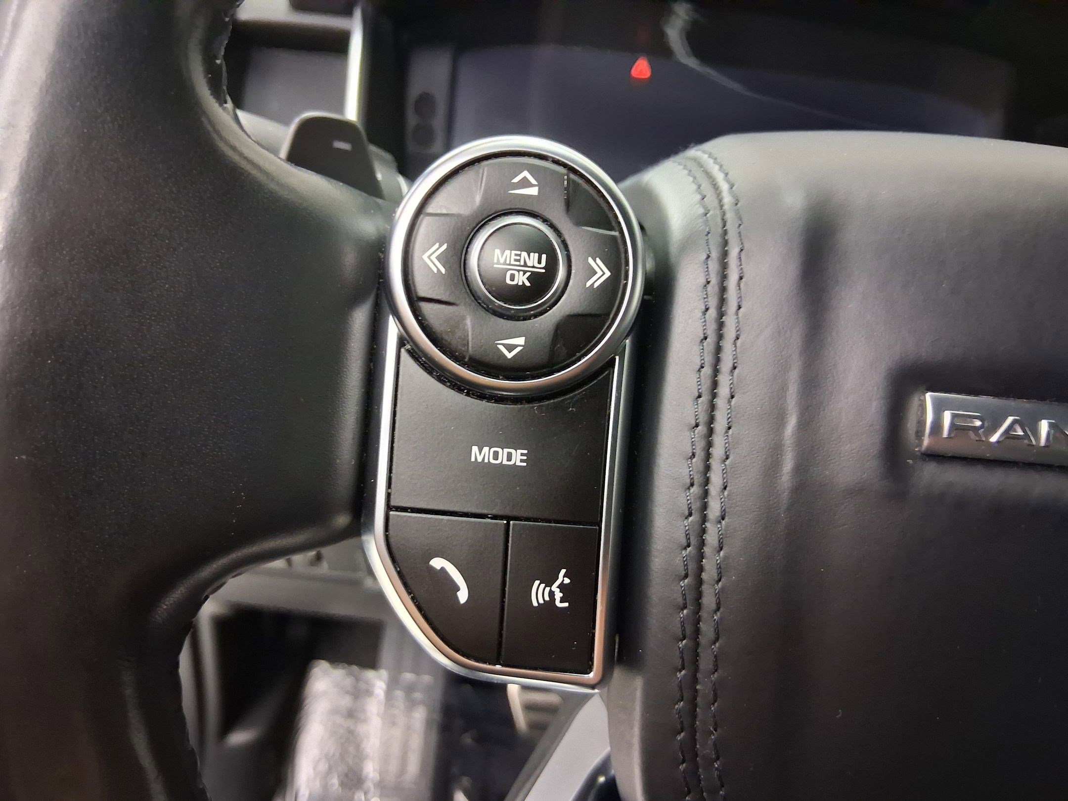 Used 2015 Land Rover Range Rover Supercharged image 16