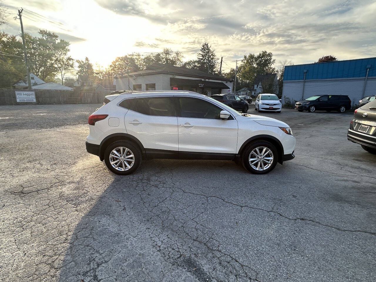 Used 2017 Nissan Rogue Sport SV w/ SV Premium Package AWD/4WD image 13