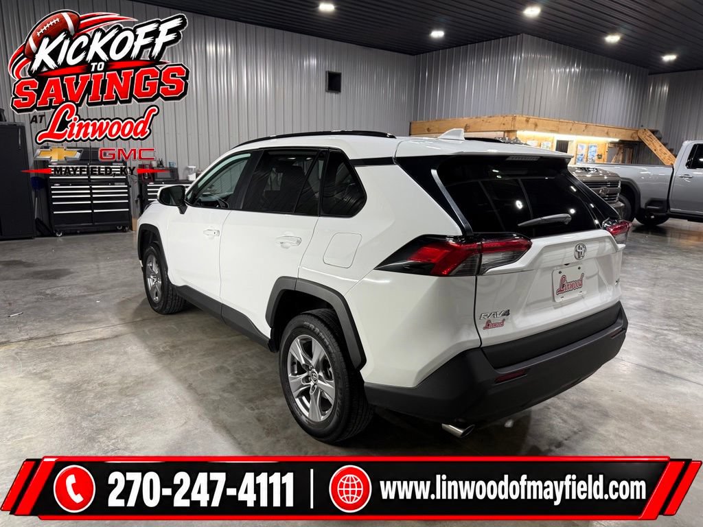 Used 2025 Toyota RAV4 XLE FWD image 3