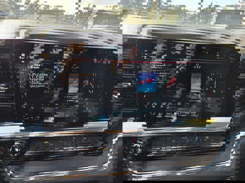 Used 2024 GMC Sierra 1500 SLT image 21