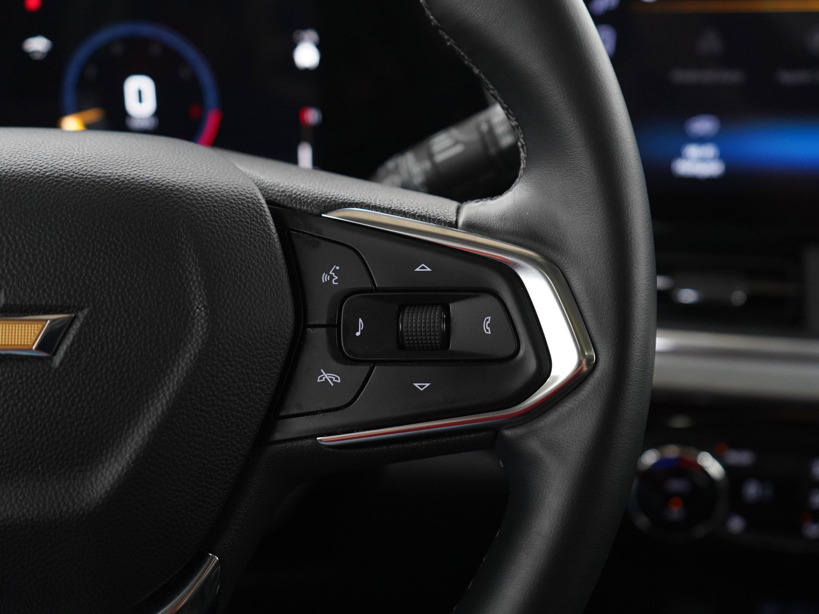 Used 2024 Chevrolet Trax LT w/ Sunroof Package image 27