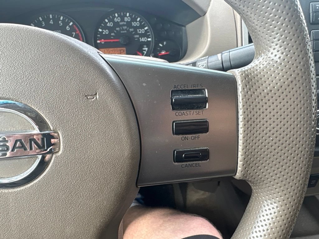 Used 2011 Nissan Frontier SV AWD/4WD image 14
