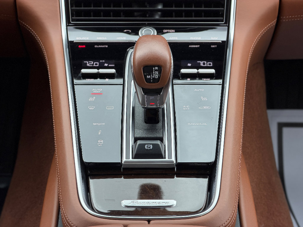 Used 2018 Porsche Panamera 4 image 15