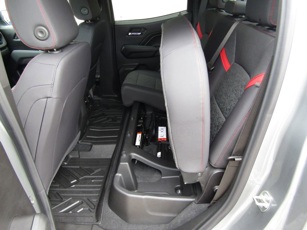 Used 2024 Chevrolet Colorado Z71 w/ Z71 Convenience Package 2 image 34