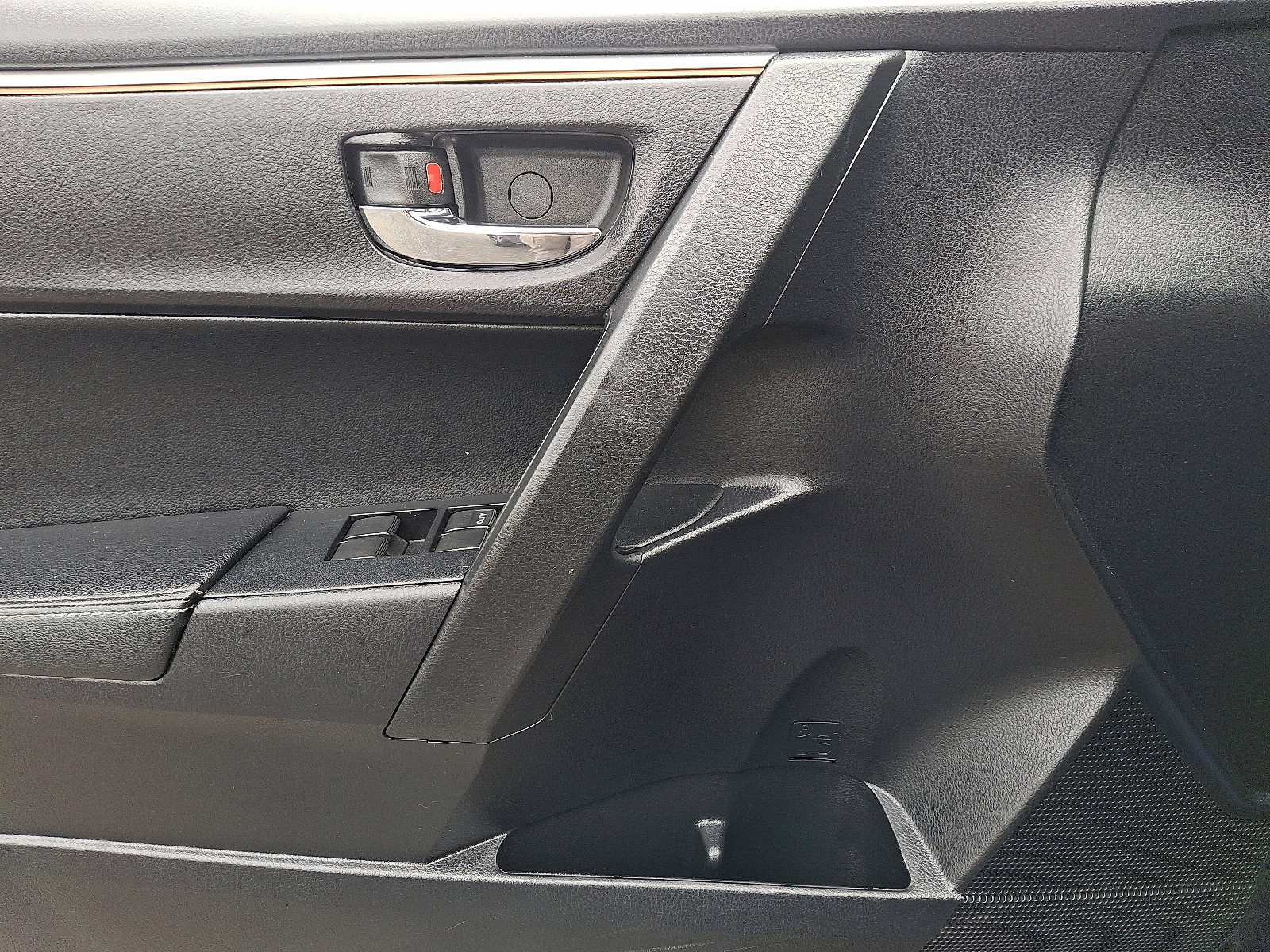 Used 2014 Toyota Corolla S FWD image 13