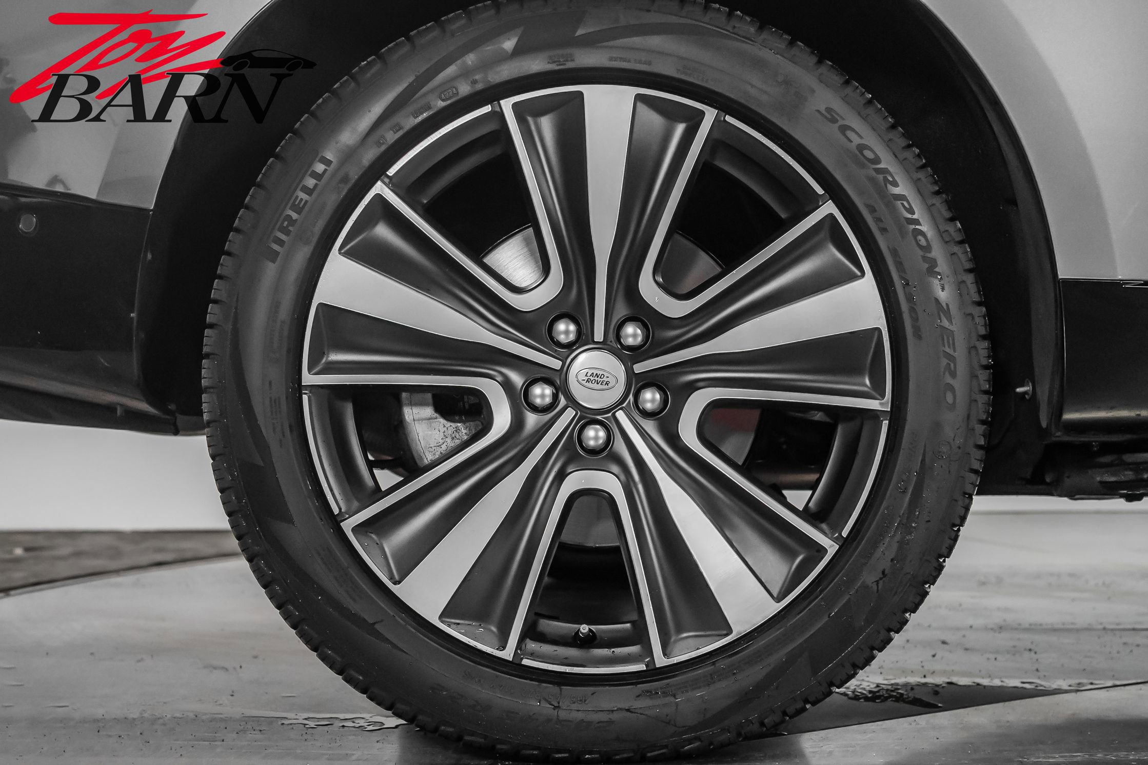 Used 2023 Land Rover Range Rover SE image 15