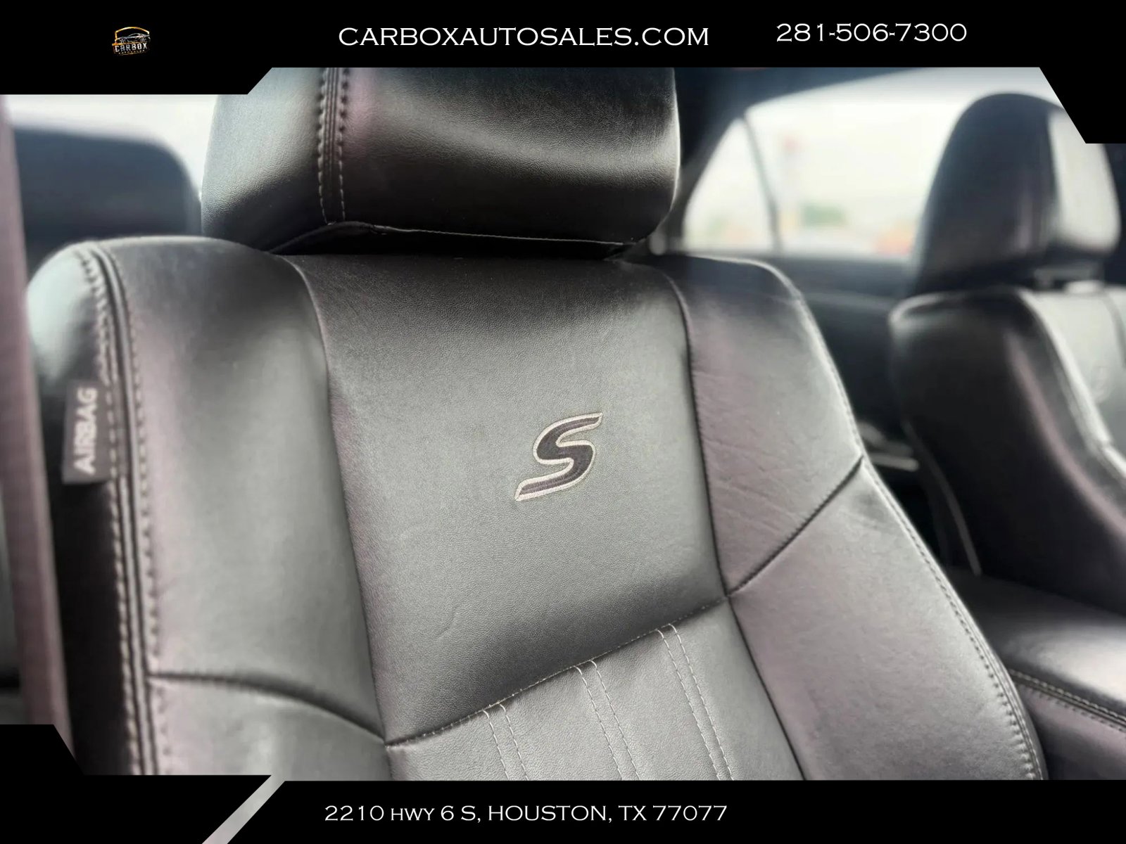 Used 2018 Chrysler 300 S AWD/4WD image 35