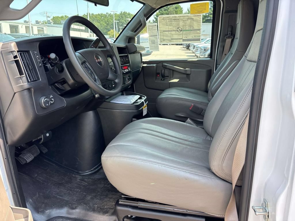 New 2026 GMC Savana 3500 w/ Driver Convenience Package RWD image 6